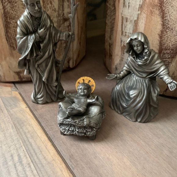 LENOX PEWTER NATIVITY SCENE - Picture 7 of 13